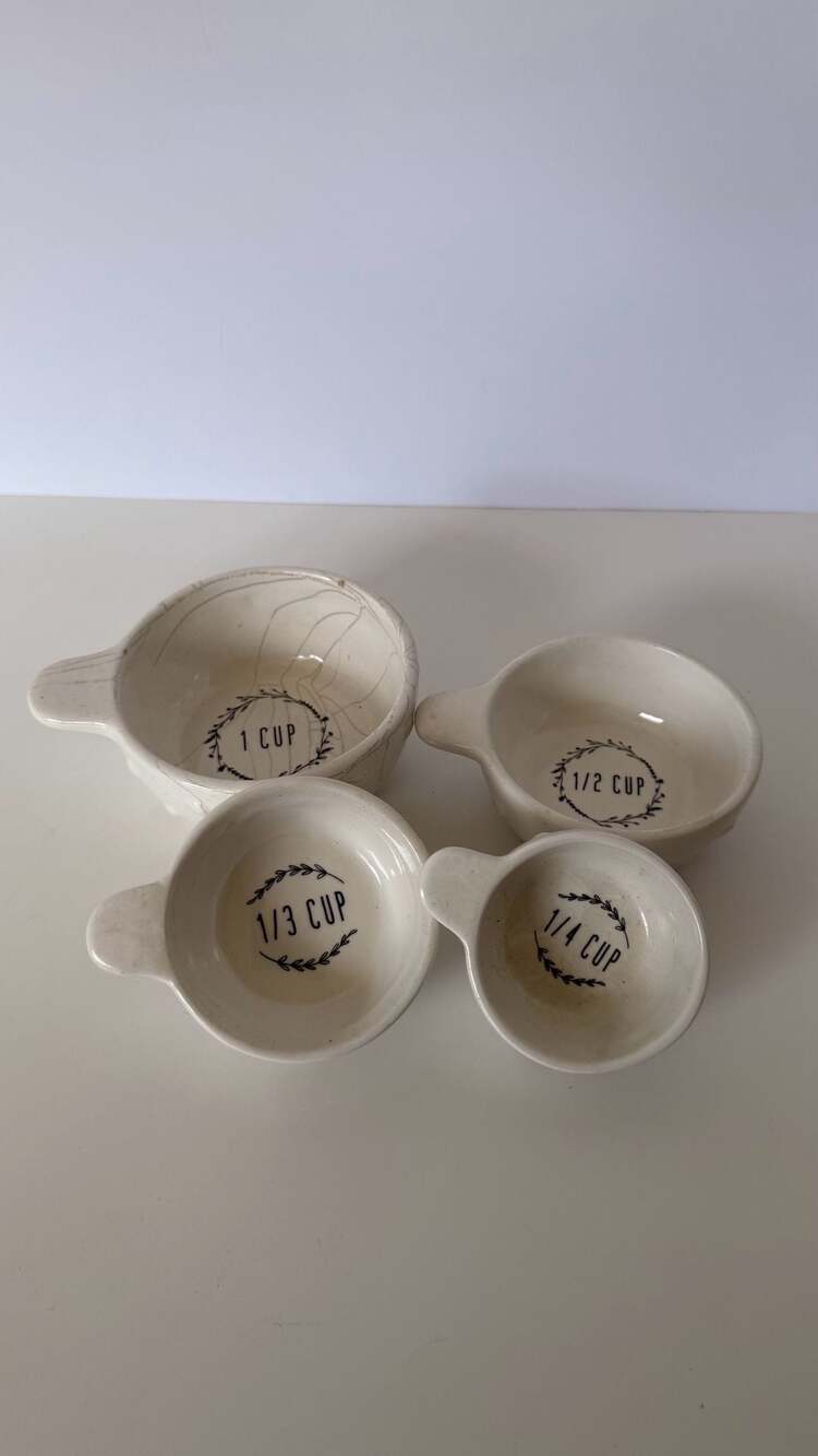 Cottage Core Ceramic Measuring Cup, 4 Piece Per Set